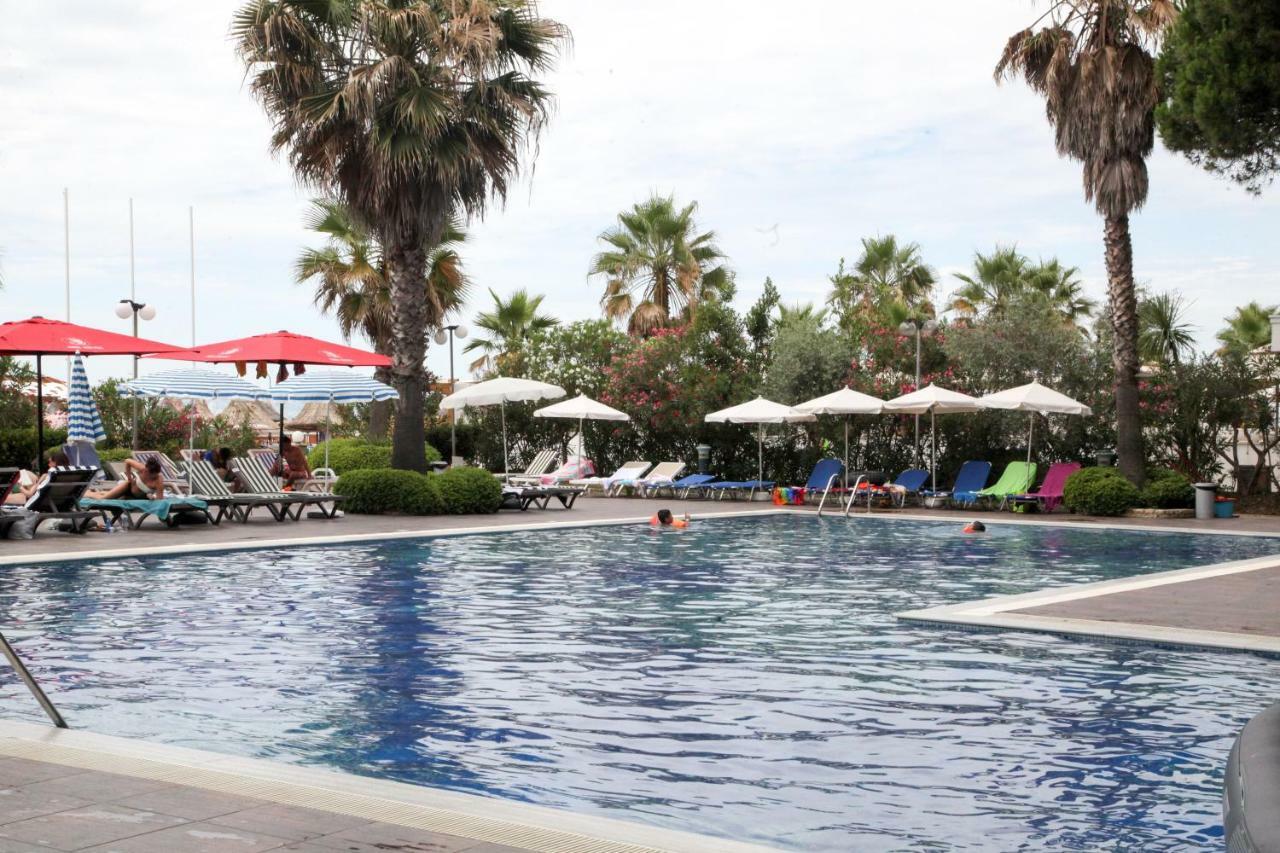 Fafa Beach Hotel Golem  Buitenkant foto